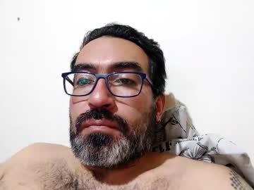 Luis2988z Chaturbate stream image from September 23, 2025