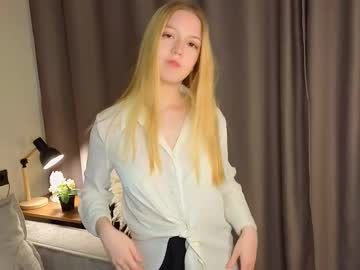 Karen_Lowe Chaturbate stream image from September 23, 2025