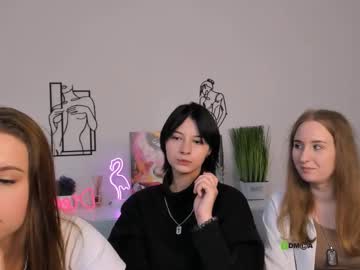 Miraella Chaturbate stream image from September 23, 2025