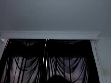 Curvypornxxx Chaturbate stream image from September 23, 2025