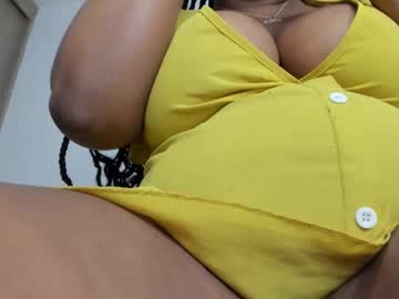 Chloelarah Chaturbate stream image from September 23, 2025
