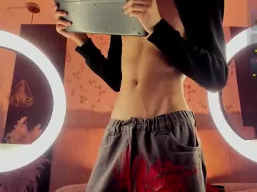 Darcycullen Chaturbate stream image from September 23, 2025