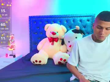 Damian_And_Roxanne Chaturbate stream image from September 23, 2025