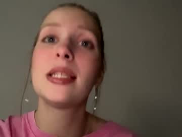 Fantsuyeva Chaturbate stream image from September 23, 2025