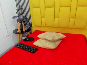 Lorrewilliams Chaturbate stream image from September 23, 2025