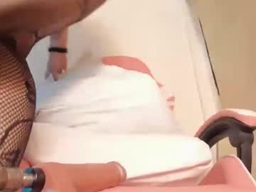 Amberyourss Chaturbate stream image from September 23, 2025