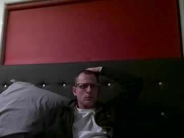 Ausslutt Chaturbate stream image from September 23, 2025