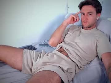 Honestandrew Chaturbate stream image from September 23, 2025