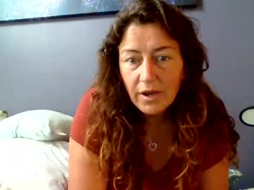 Ahmi4hung Chaturbate stream image from September 23, 2025
