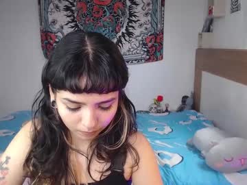 Girlredkush Chaturbate stream image from September 23, 2025