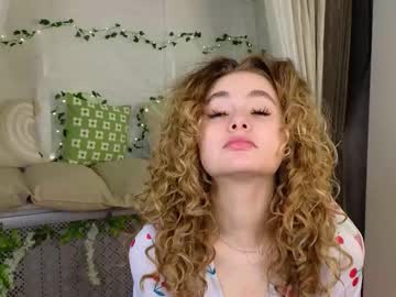 Sara_Marlen Chaturbate stream image from September 23, 2025