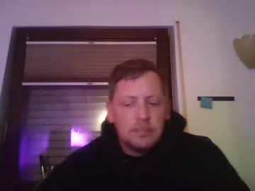 Blonde32m Chaturbate stream image from September 23, 2025