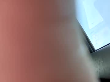 Underdeskdelights Chaturbate stream image from September 23, 2025