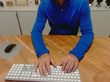 Gux4dd Chaturbate stream image from September 23, 2025