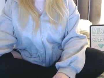 Kymchi Chaturbate stream image from September 23, 2025