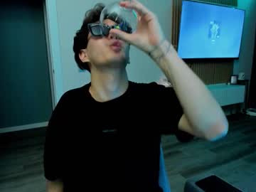 Privetloh Chaturbate stream image from September 23, 2025
