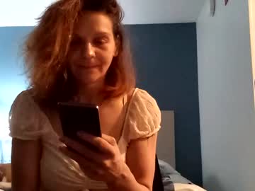 Aprilrainn Chaturbate stream image from September 24, 2025