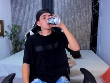 Mike_0233 Chaturbate stream image from September 24, 2025