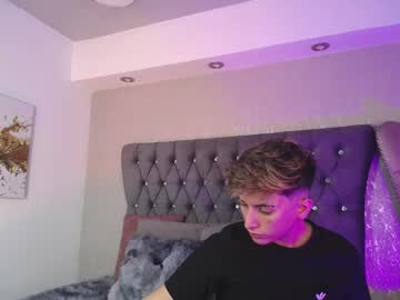 Mr_Williseo Chaturbate stream image from September 24, 2025