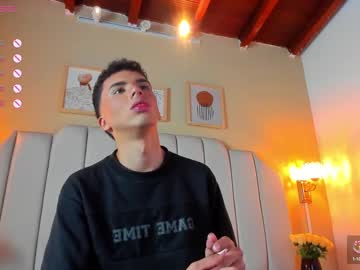 Seantroyy Chaturbate stream image from September 24, 2025