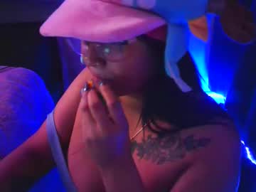 Holycowgurl Chaturbate stream image from September 24, 2025
