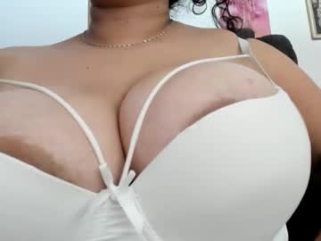 Titsbiglili Chaturbate stream image from September 24, 2025