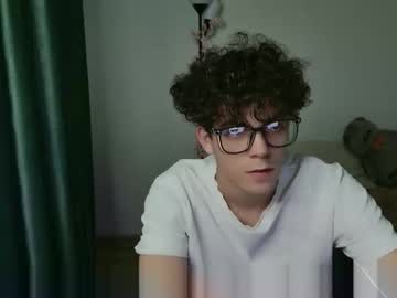 Dreamgonetan Chaturbate stream image from September 24, 2025