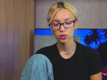 Hi_Shy Chaturbate stream image from September 24, 2025