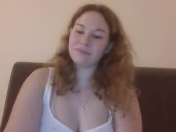 Pearlshade Chaturbate stream image from September 24, 2025