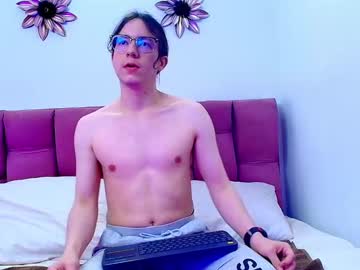 Snowyx_ Chaturbate stream image from September 24, 2025