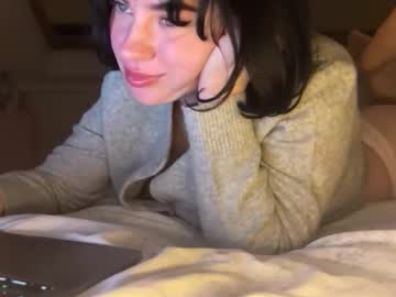Yeahrina Chaturbate stream image from September 24, 2025