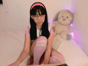 Kiwi____ Chaturbate stream image from September 24, 2025