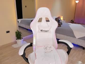 Carleewinter Chaturbate stream image from September 25, 2025