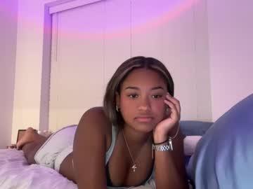 Islabennett Chaturbate stream image from September 25, 2025