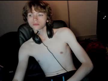 Metalhedzoomer Chaturbate stream image from September 25, 2025