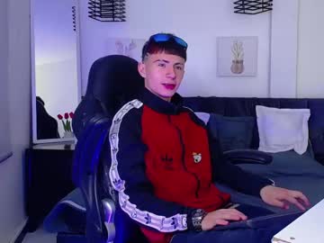 Stivarfox21 Chaturbate stream image from September 25, 2025