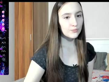 Pingviluly Chaturbate stream image from September 25, 2025