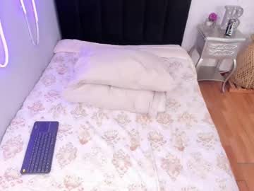 Miaroggers Chaturbate stream image from September 25, 2025