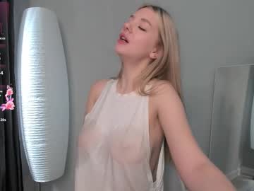 Meowmonica Chaturbate stream image from September 25, 2025
