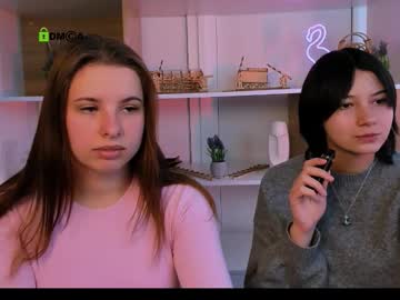 Miraella Chaturbate stream image from September 25, 2025