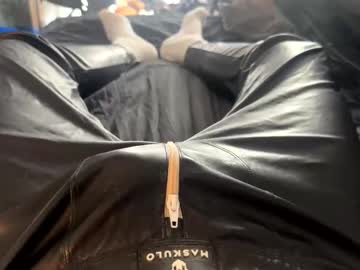 Woodyt85 Chaturbate stream image from September 25, 2025