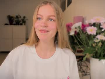 Nickacherie Chaturbate stream image from September 25, 2025