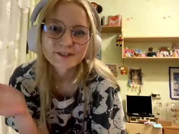 Maybelleensminger Chaturbate stream image from September 25, 2025