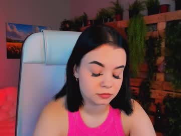 Leslierowe Chaturbate stream image from September 25, 2025