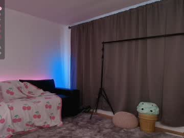 Skyewatson Chaturbate stream image from September 25, 2025