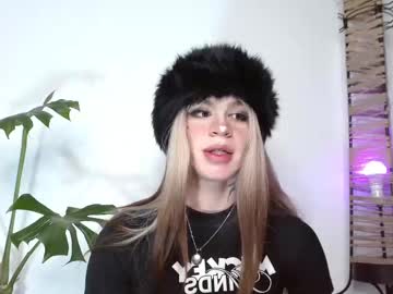 Scarleettwolff Chaturbate stream image from September 25, 2025