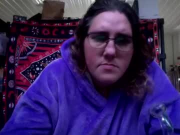 Queenvolich Chaturbate stream image from September 25, 2025