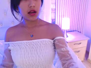Vixennilo Chaturbate stream image from September 26, 2025