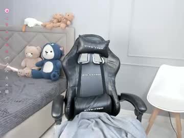 Yunleah Chaturbate stream image from September 26, 2025