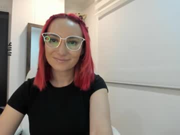 Lizzdoux Chaturbate stream image from September 26, 2025